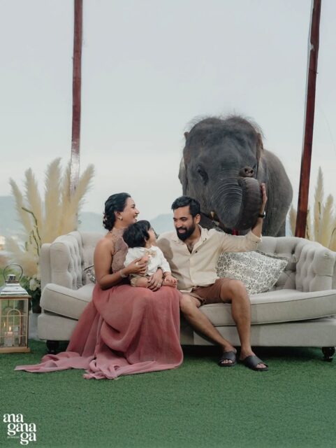 One unforgettable celebration 🍾

Ved's first birthday was filled with dancing feet, cheering hearts, and a whole lot of fun. 

Let us capture your happiest celebrations — DM us to book

Ved's outfit: @dolcegabbana 
Pooja's outfit: @abhisheksharmastudio 
Pooja's MUA: @rahglamstudio